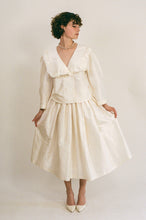 Load image into Gallery viewer, VIENNA BLOUSE IN WHITE