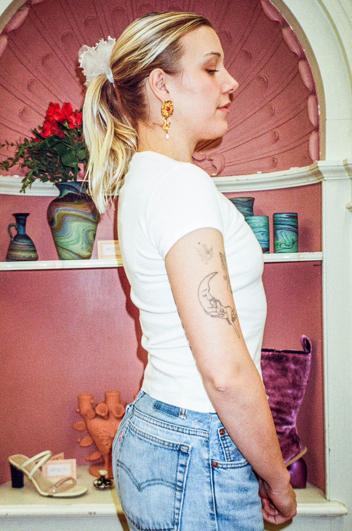 form fitted cotton baby tee in white