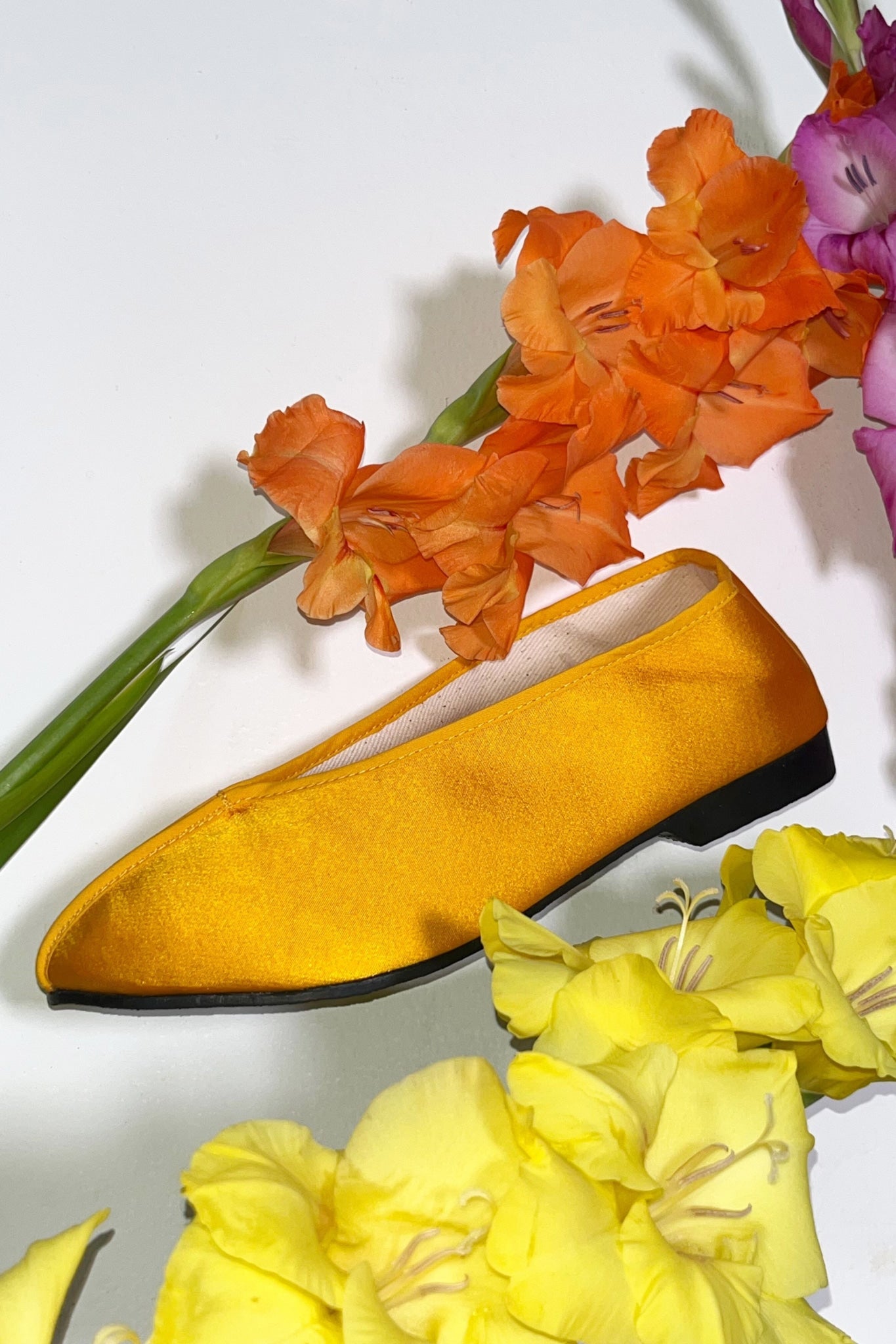 SATIN THEATRE SLIPPER IN YELLOW - 100% SILK SHOP