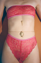 Load image into Gallery viewer, underwater relic spiral seashell brass medallion fragrance necklace