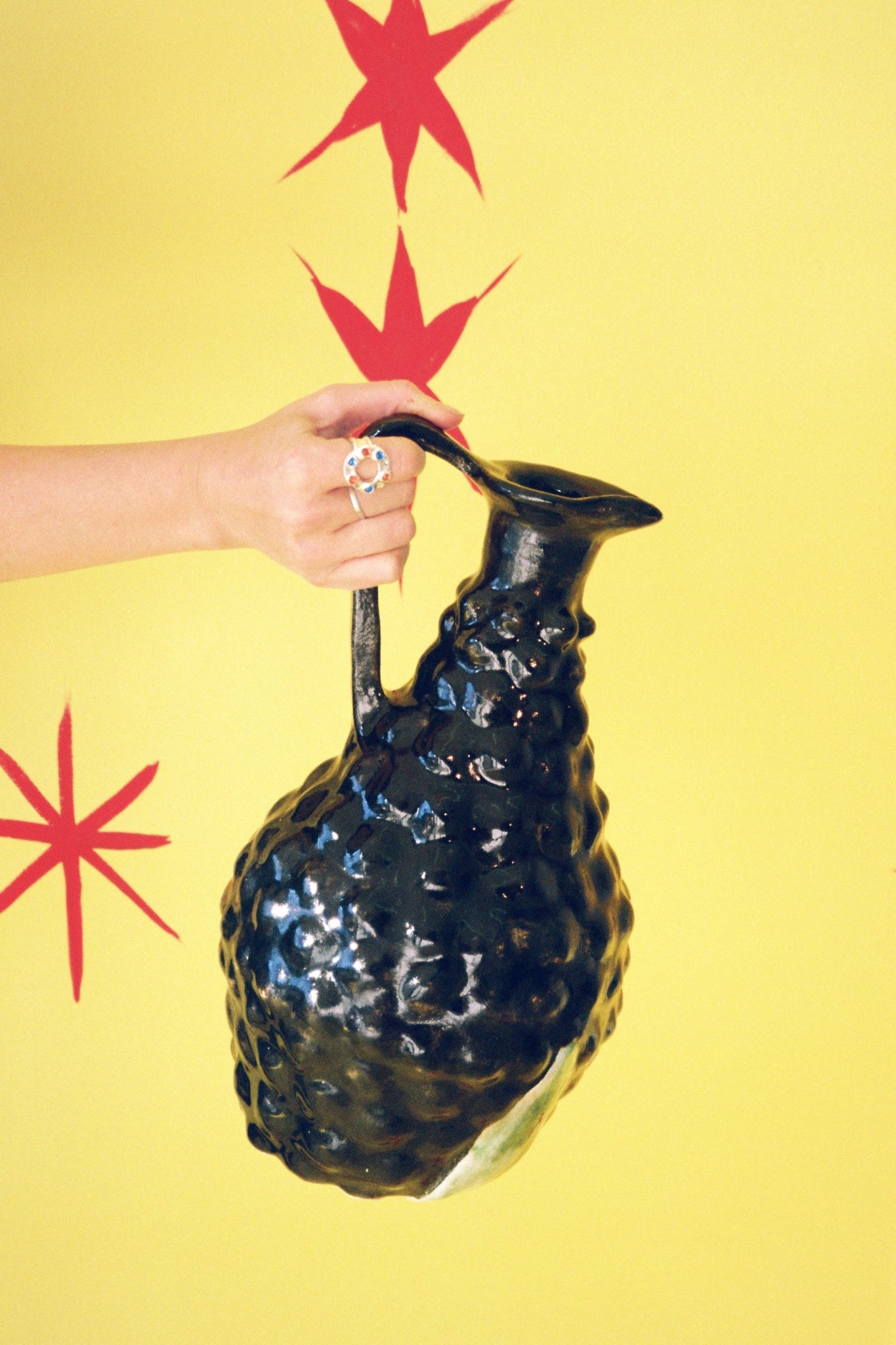 GRAPE VASE IV - Elliot Camarra