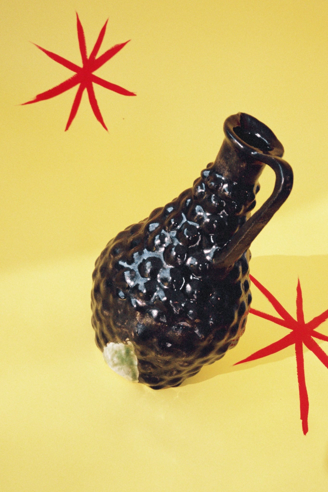 GRAPE VASE IV - Elliot Camarra