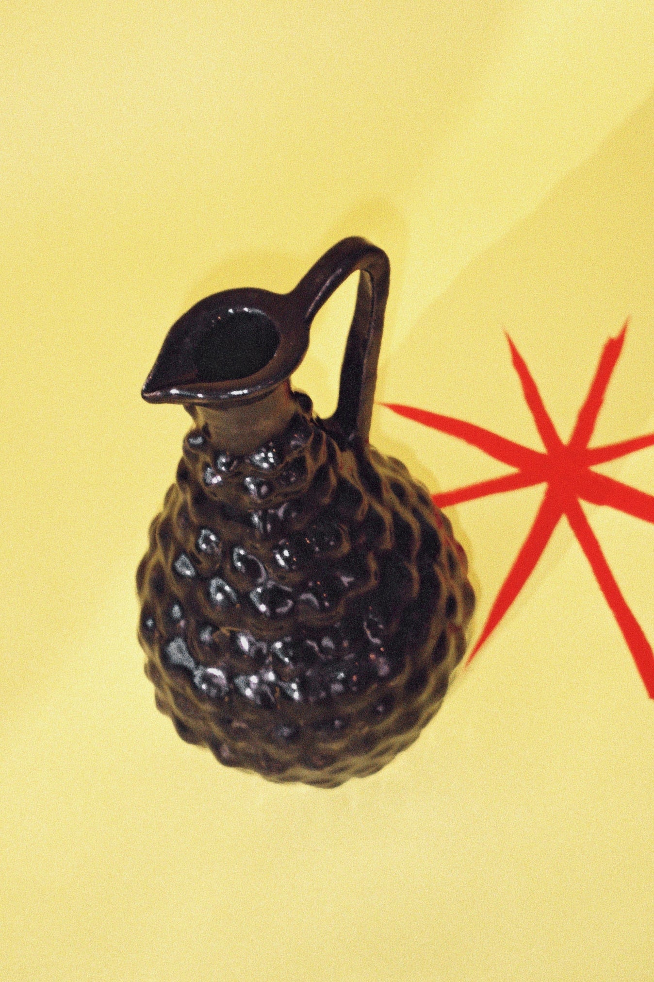 GRAPE VASE IV - Elliot Camarra