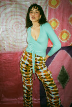 Load image into Gallery viewer, NONNA WRAP TOP IN PISCINE