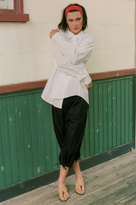 THE BIG BUTTON UP IN WHITE