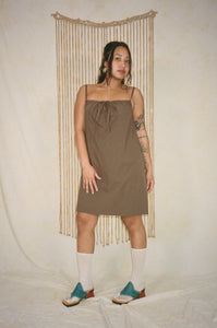 BOW DRESS IN BROWN