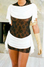 Load image into Gallery viewer, DOSANIA DRESS IN WHITE AND BLACK LACE