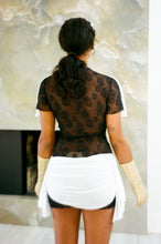 Load image into Gallery viewer, DOSANIA DRESS IN WHITE AND BLACK LACE