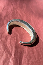 Load image into Gallery viewer, DELFINA BRACELET IN SILVER/BLUE