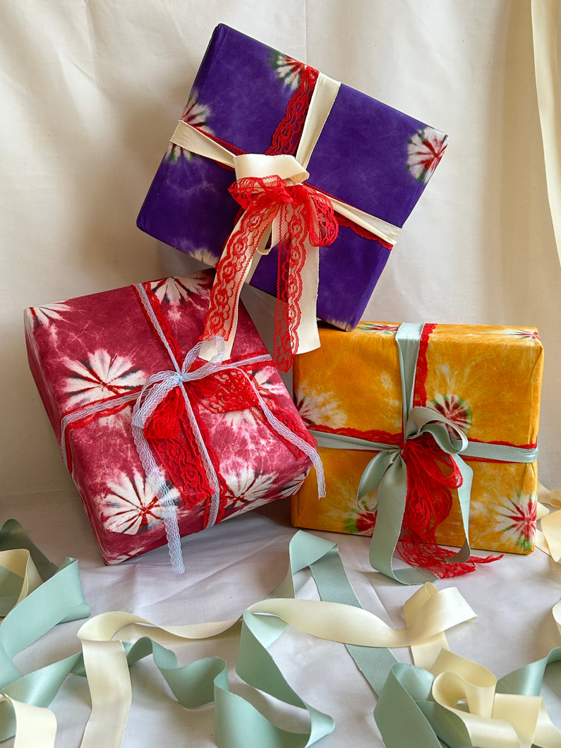 HOLIDAY GIFT WRAPPING