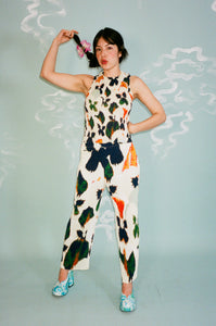 pleated polyester pants in white pansy print