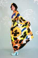 Load image into Gallery viewer, voluminous pleated maxi skirt with pansy print