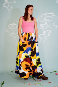 voluminous pleated maxi skirt with pansy print