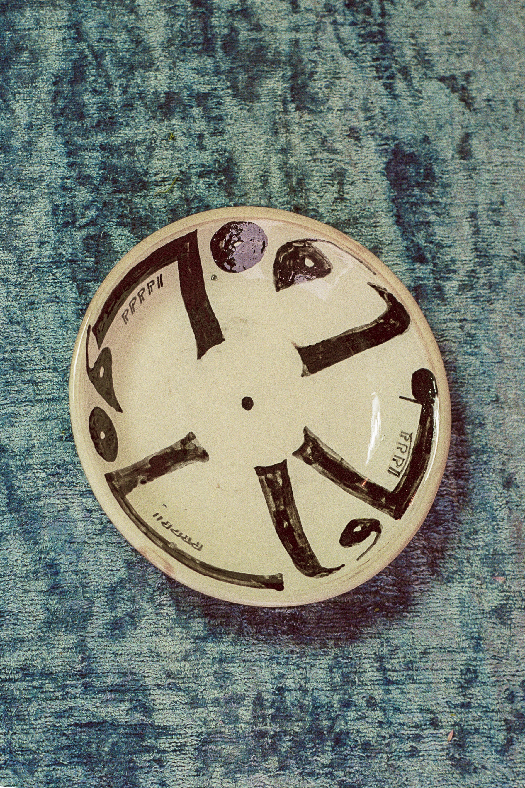 BOWL WITH KUFIC CALLIGRAPHY