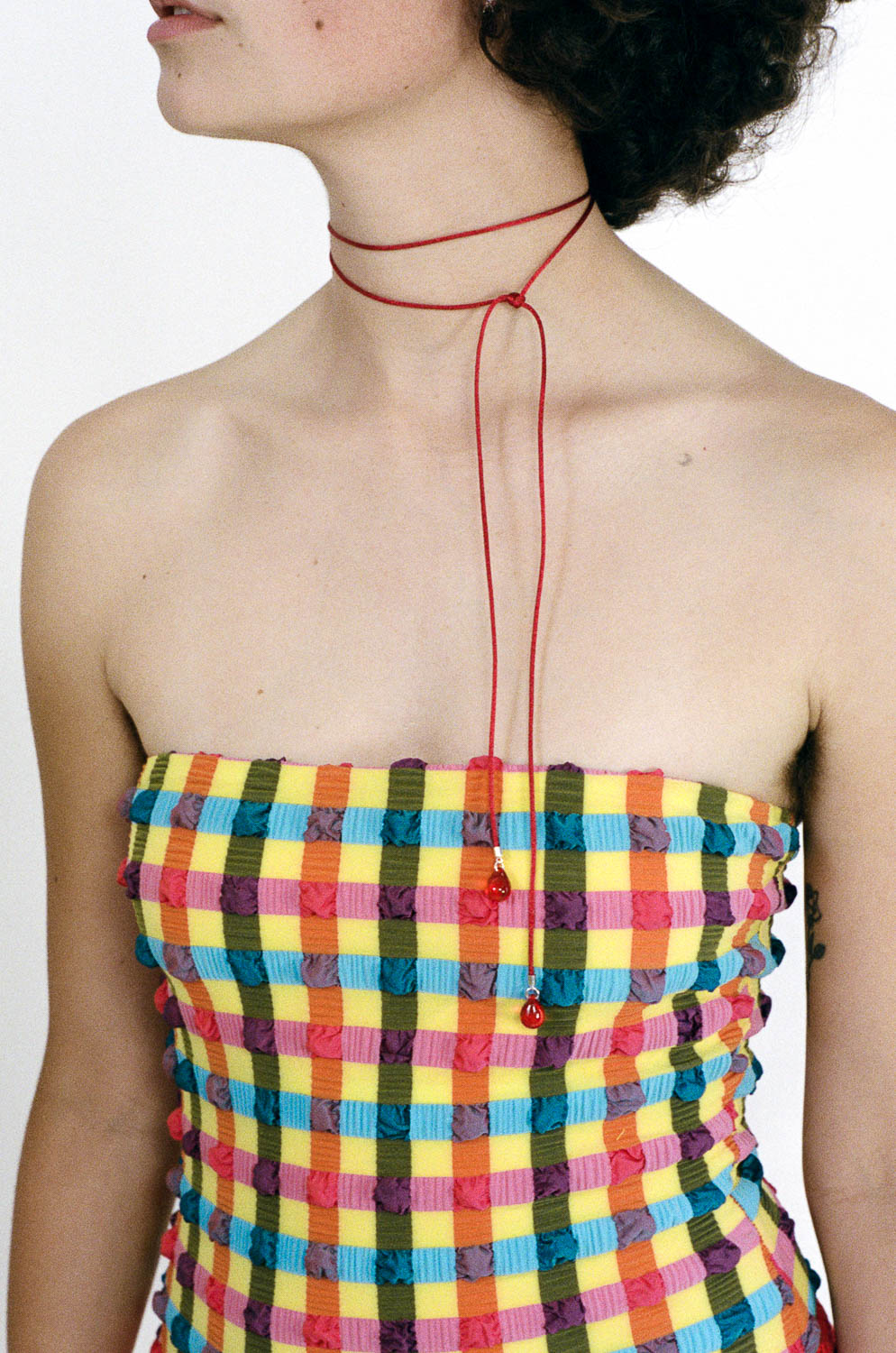 LONG TAC TAC NECKLACE IN RED AND RED
