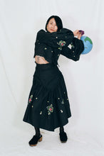 Load image into Gallery viewer, black floral cotton handkerchief folklore midi skirt