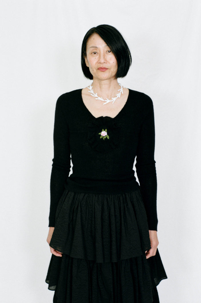 MOLLY KNITTED TOP WITH ROSE EMBROIDERY