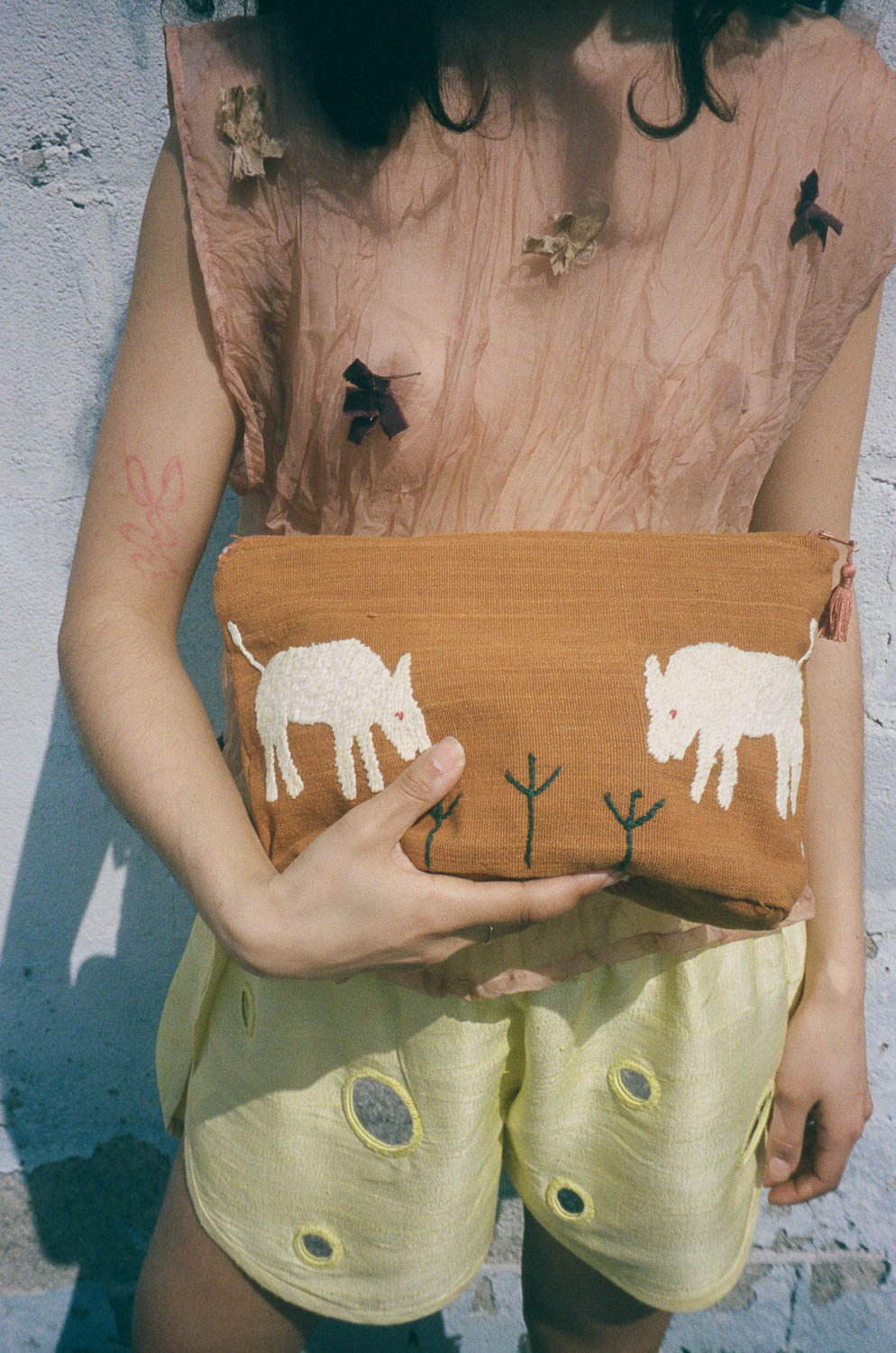 ORANGE LAMBS TOILETRY BAG