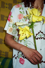 Load image into Gallery viewer, MADEIRA BUTTON UP SHIRT IN PINK ROSES