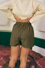 Load image into Gallery viewer, SENEM SHORTS IN WARM GREY