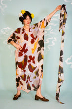 Load image into Gallery viewer, STACY KAFTAN IN PANSY COLOUR 3 - Julia Heuer