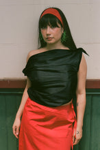 Load image into Gallery viewer, SWAN TOP IN BLACK