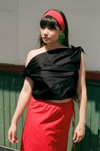 Load image into Gallery viewer, SWAN TOP IN BLACK