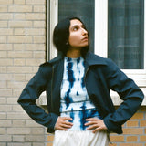 FITTED ZIP JACKET IN PETROL TROPICAL WOOL