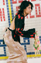 Load image into Gallery viewer, black red silk cotton mashroo backless long sleeve