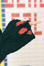 Load image into Gallery viewer, black red silk cotton mashroo backless long sleeve