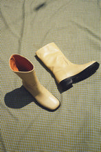 Load image into Gallery viewer, BELMONT BOOT IN PALE YELLOW
