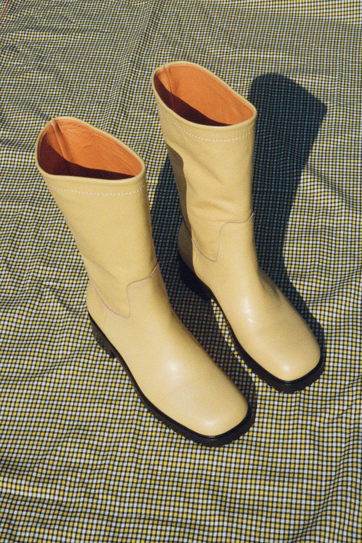 BELMONT BOOT IN PALE YELLOW