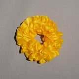 CARNATION SCRUNCHIE IN DAFFODIL