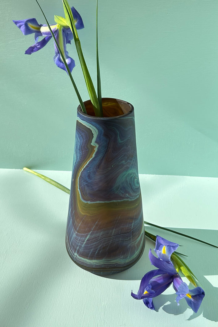 CYLINDER VASE IN AMBER