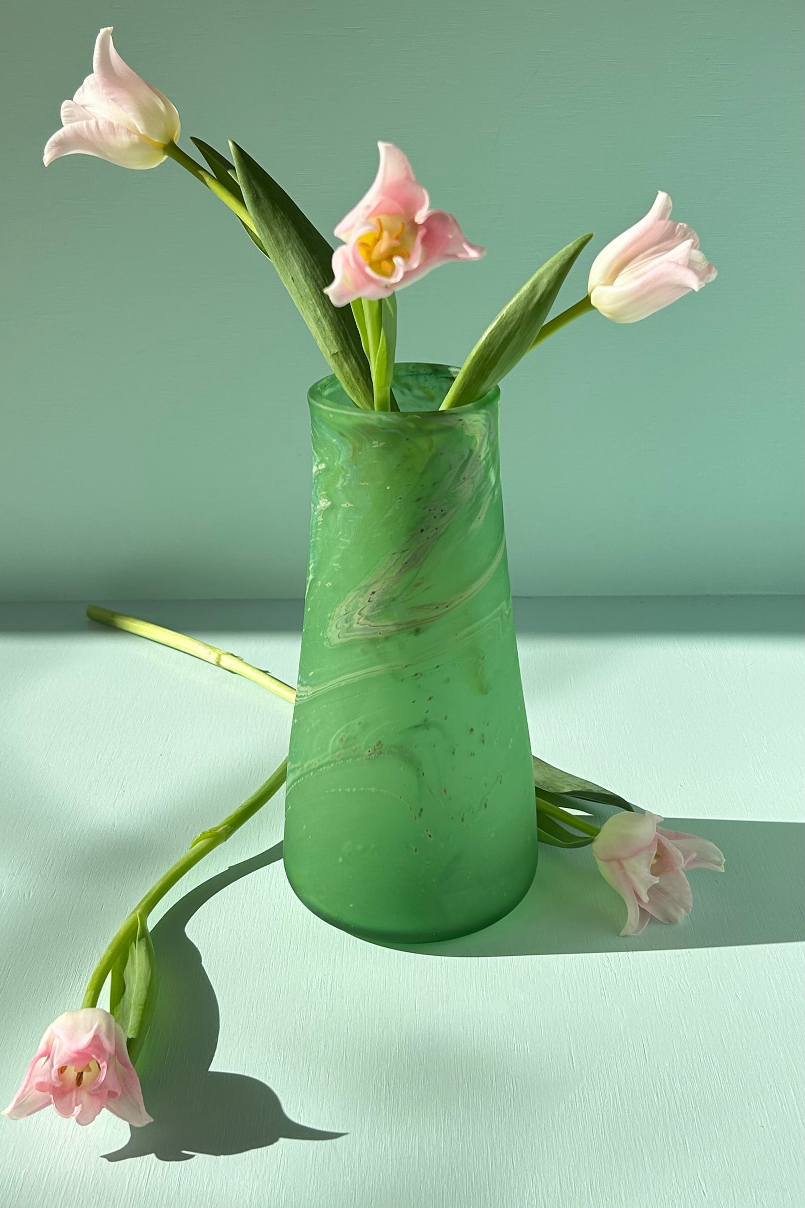 CYLINDER VASE IN GREEN