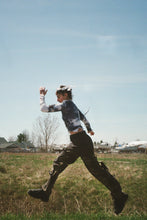 Load image into Gallery viewer, JESTER LONG SLEEVE WITH SHADOWS IN WHITE/GREY