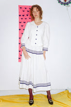 Load image into Gallery viewer, cotton midi sailor skirt in white and navy