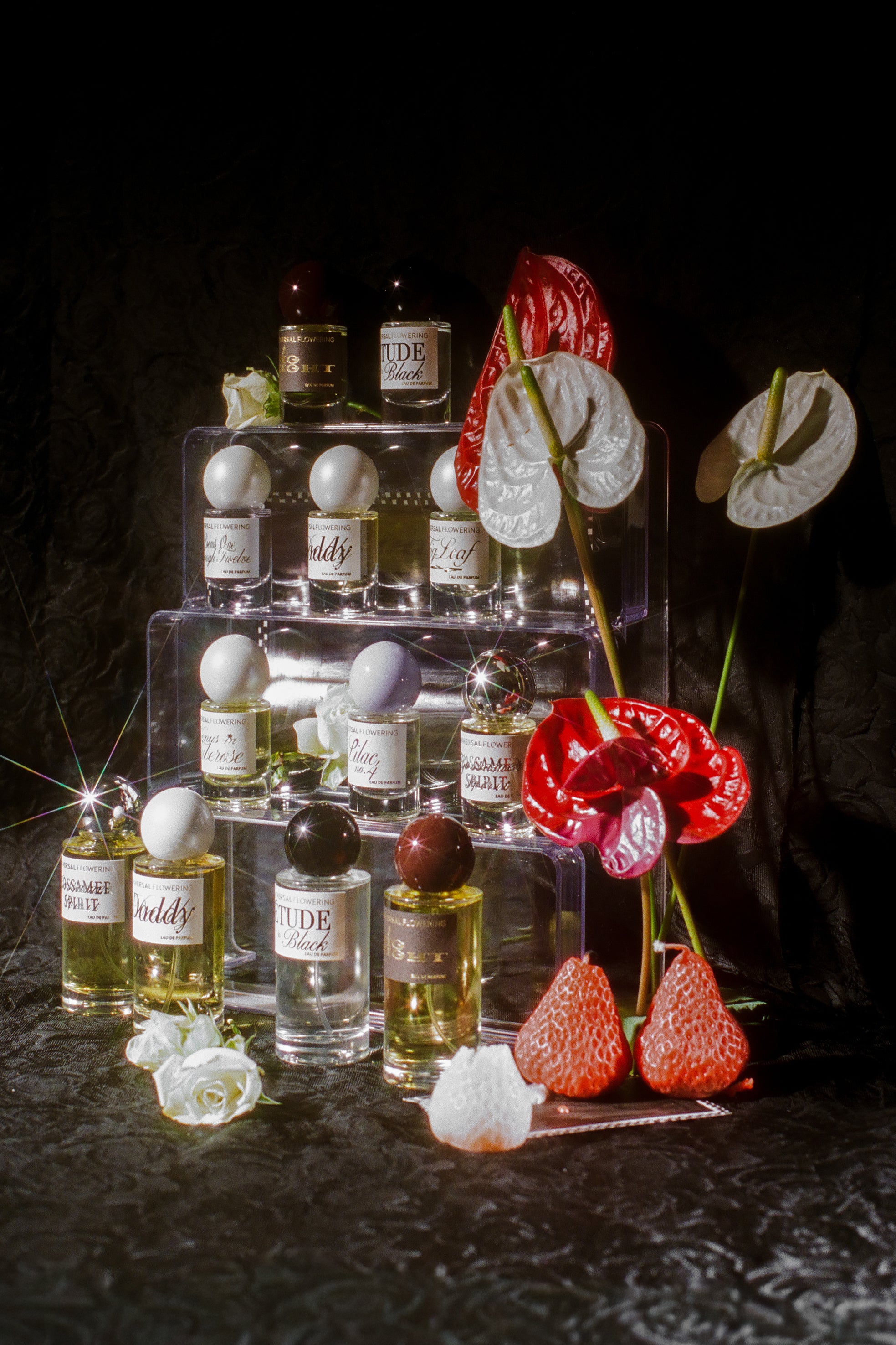 Strawberries Rose Liqueur Hinoki Canldewax Musk Cedarwood perfume