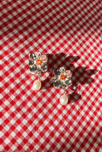 Load image into Gallery viewer, FLOWER PEARL DROP EARRINGS IN ORANGE AND WHITE BRONZE - MONDO MONDO