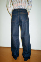 Load image into Gallery viewer, Gloria embroidered dark wash straight leg cotton jeans