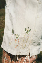 Load image into Gallery viewer, GREETINGS SHIRT IN CARROT