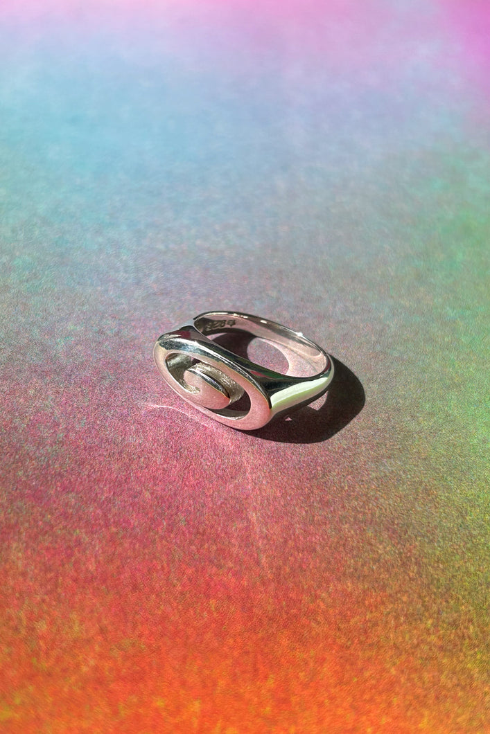 INFINITY RING IN STERLING SILVER