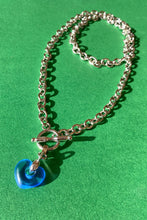 Load image into Gallery viewer, JUICY TOGGLE CHAIN IN SILVER WITH LIGHT BLUE HEART - Par Ici