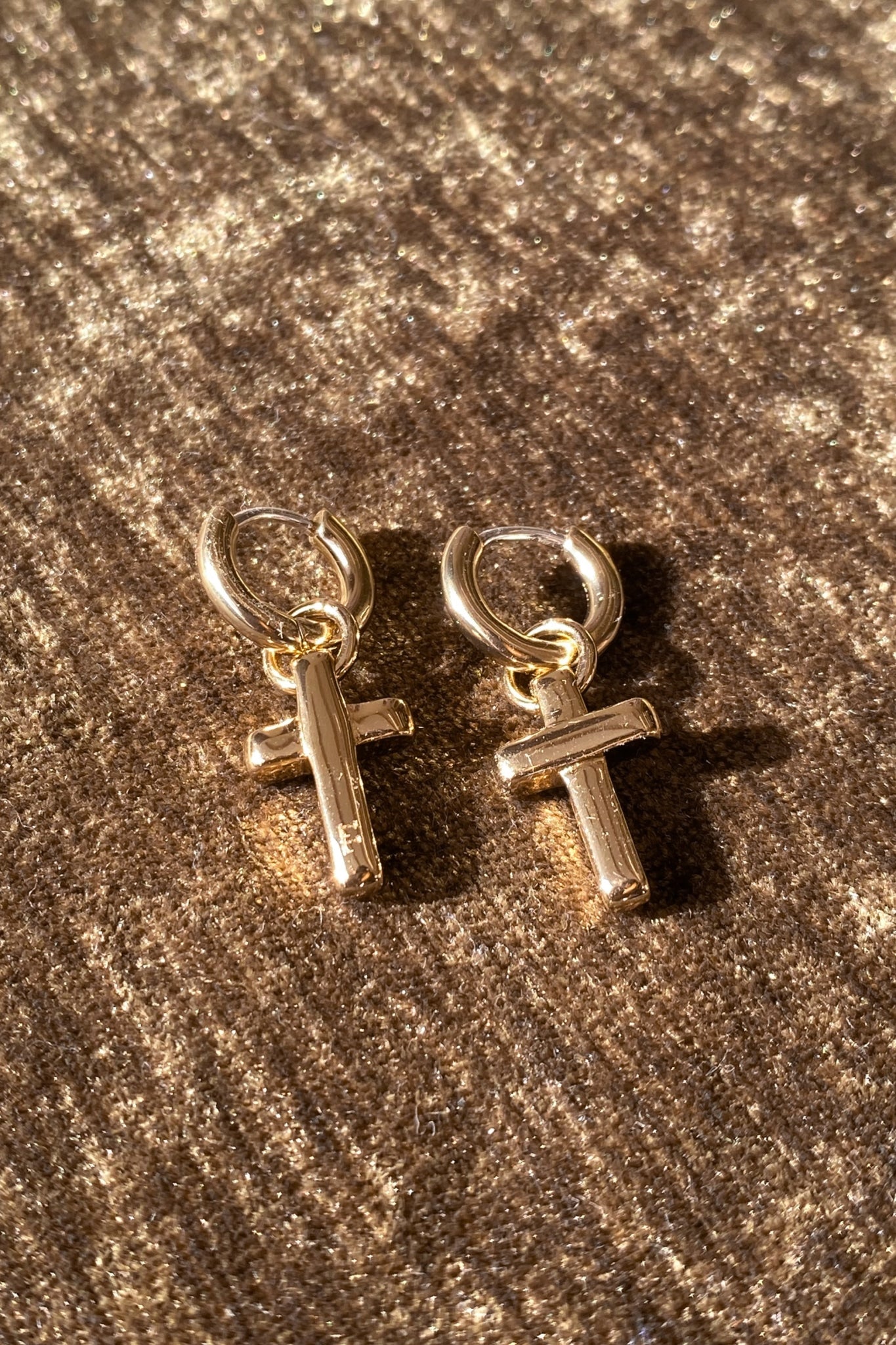 14kt gold plated hoop earrings with cross motif
