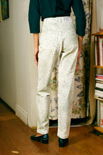 Load image into Gallery viewer, white cotton green ink splatter stove pipe jeans