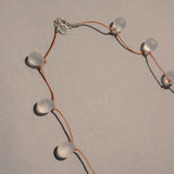 NOUE NECKLACE IN FROST/TAN