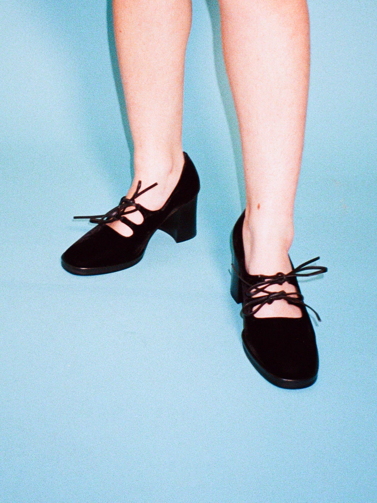 black velvet mary jane 90s heel with bows