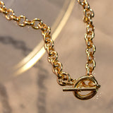 PORTRAIT NECKLACE IN GOLD