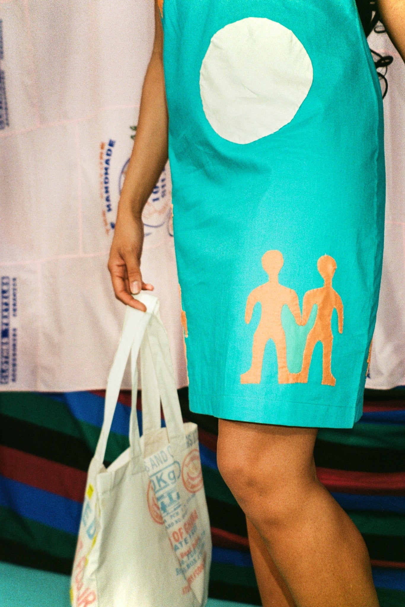 POSTER DRESS IN DREAMWORK - 100% SILK