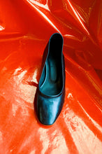 Load image into Gallery viewer, iridescent blue calf leather ballerina kitten heels